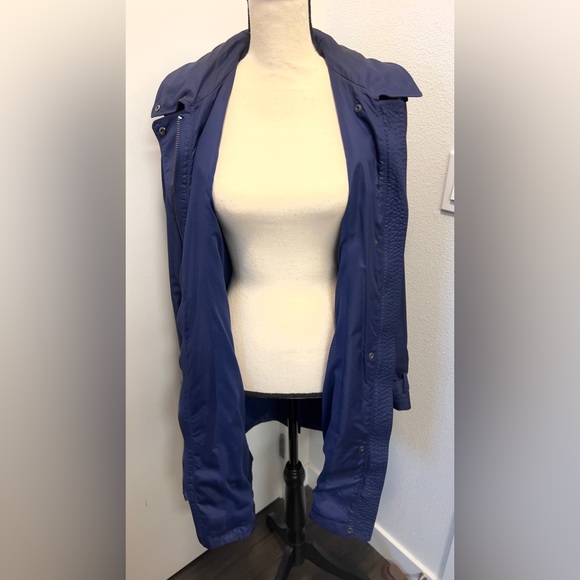 New without tag Burberry nylon purplish blue long trench coat with belt size 6 - Picture 12 of 16